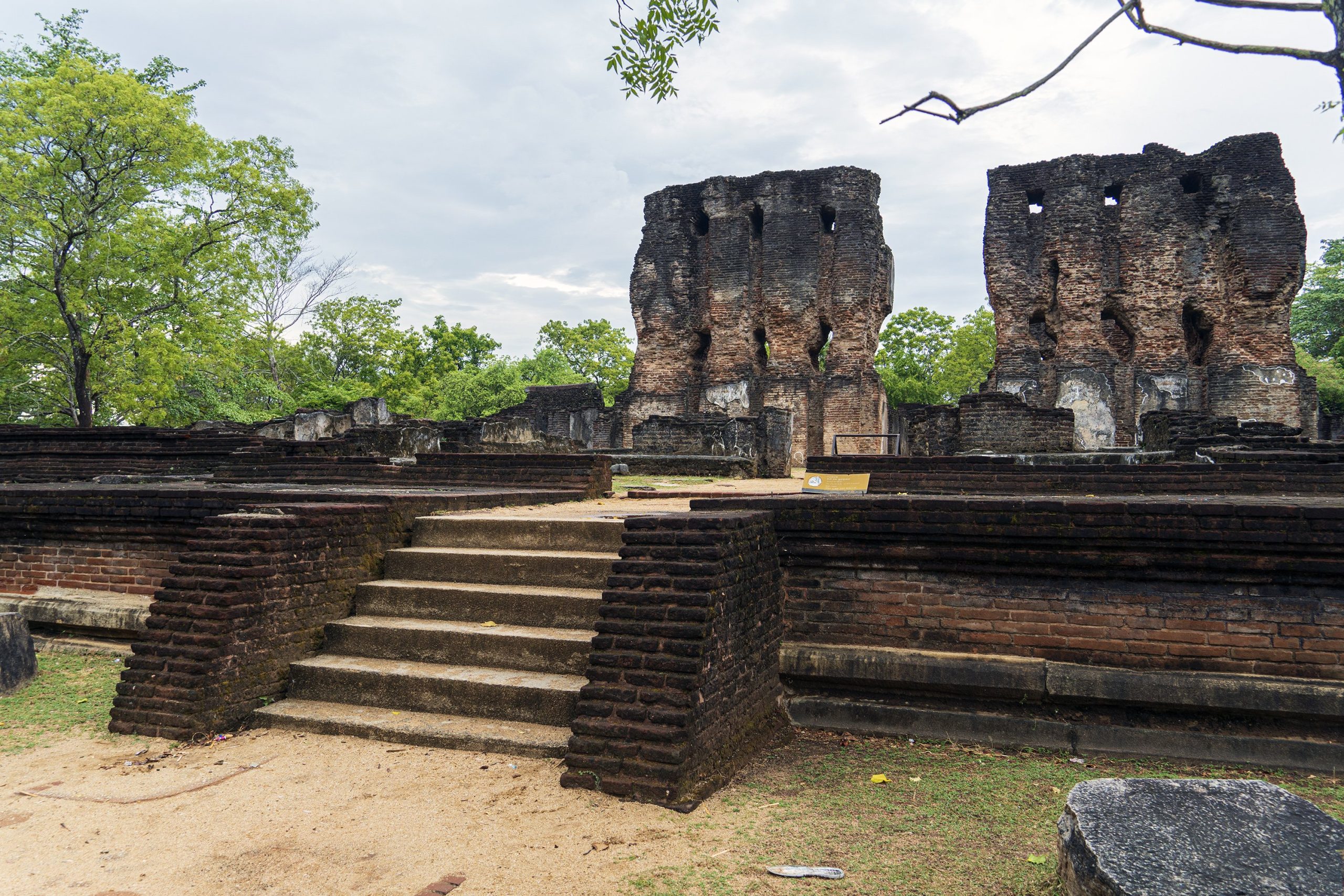 polonnaruwa-royal-palace-detail